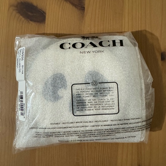 👻 Coach Coin Case With Halloween Skull - Picture 5 of 9